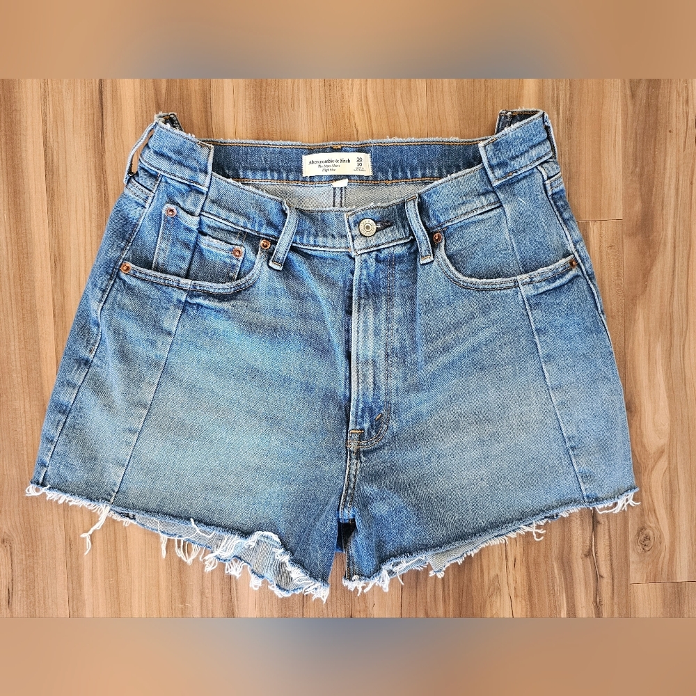 Abercrombie and Fitch "The Mom Short" High Rise Curve Love